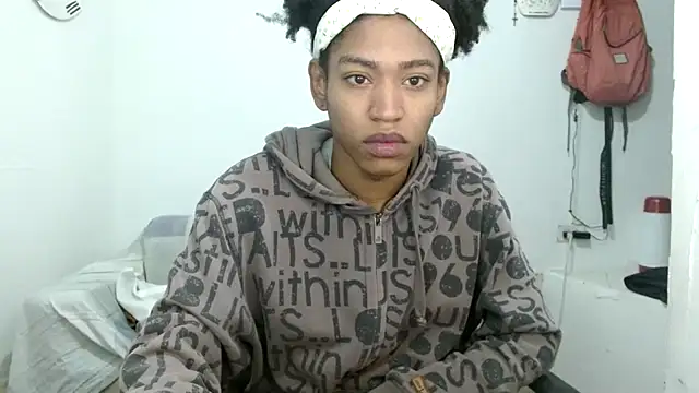 Snapshot of angelamarie1 chatting on 7, 11, 2025 angelamarie1 online show from 7, 11, 2025