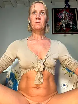 Lola Belgium online show from 9, 9, 2025