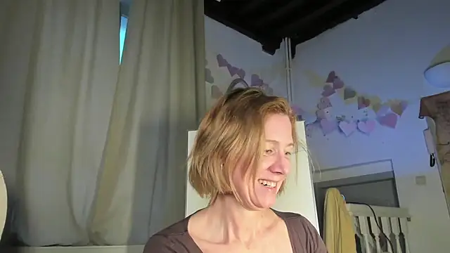 Lola Belgium online show from 10, 3, 2025