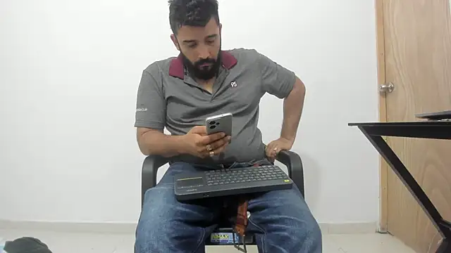 Snapshot of isearchcompany chatting on 19, 11, 2025 isearchcompany online show from 19, 11, 2025