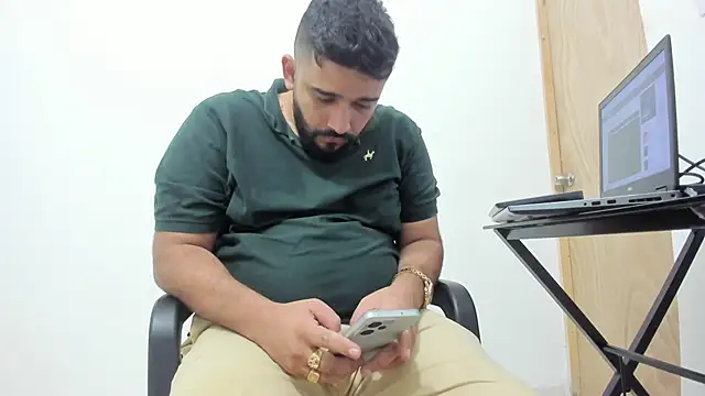 Snapshot of isearchcompany chatting on 24, 10, 2025 isearchcompany online show from 24, 10, 2025