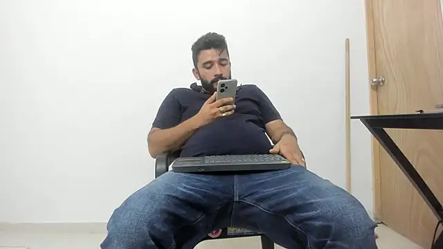 Snapshot of isearchcompany chatting on 17, 11, 2025 isearchcompany online show from 17, 11, 2025