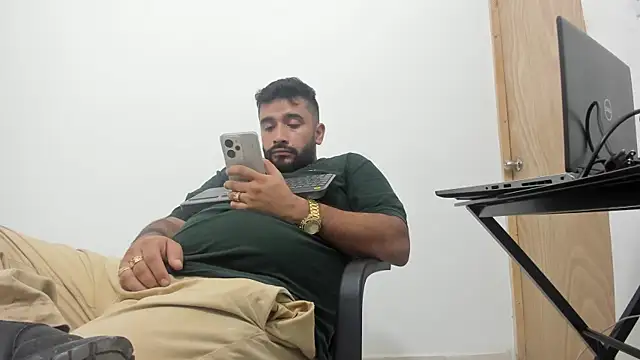 Snapshot of isearchcompany chatting on 28, 10, 2025 isearchcompany online show from 28, 10, 2025