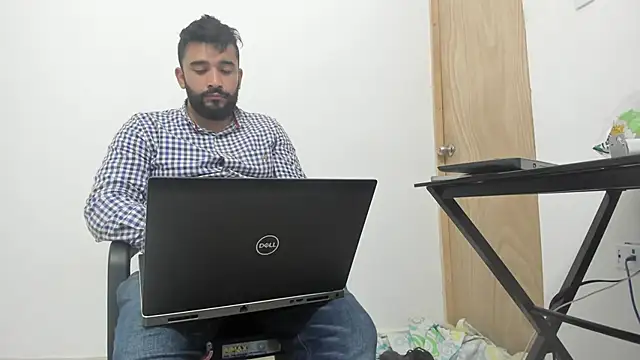 Snapshot of isearchcompany chatting on 9, 11, 2025 isearchcompany online show from 9, 11, 2025