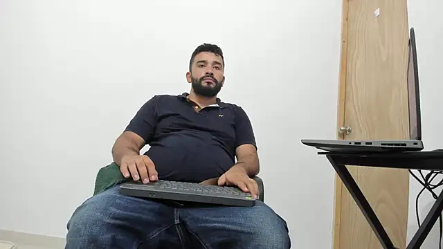 Snapshot of isearchcompany chatting on 4, 11, 2025 isearchcompany online show from 4, 11, 2025