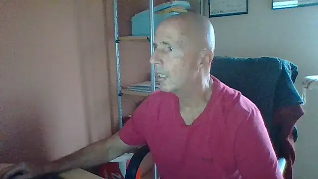 Snapshot of olibrius71 chatting on 25, 10, 2025 olibrius71 online show from 25, 10, 2025