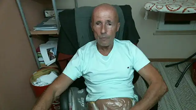 Snapshot of olibrius71 chatting on 11, 10, 2025 olibrius71 online show from 11, 10, 2025