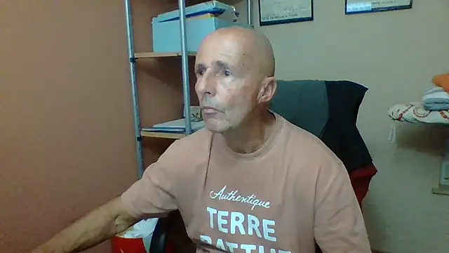 Snapshot of olibrius71 chatting on 7, 11, 2025 olibrius71 online show from 7, 11, 2025