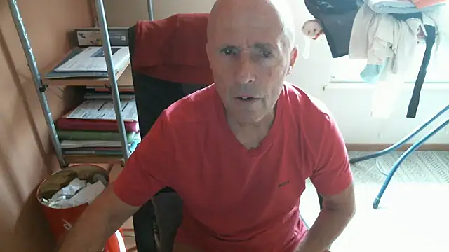 Snapshot of olibrius71 chatting on 23, 11, 2025 olibrius71 online show from 23, 11, 2025