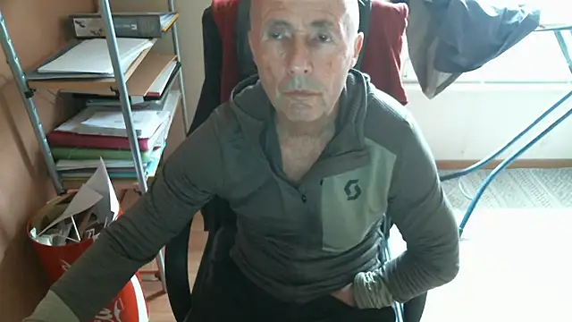 Snapshot of olibrius71 chatting on 10, 1, 2026 olibrius71 online show from 10, 1, 2026