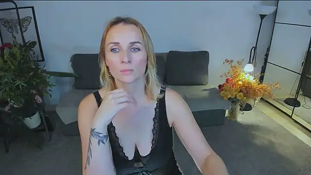 Karinella x online show from 6, 11, 2025