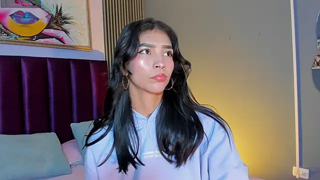 LauraAristizabal online show from 31, 5, 2026