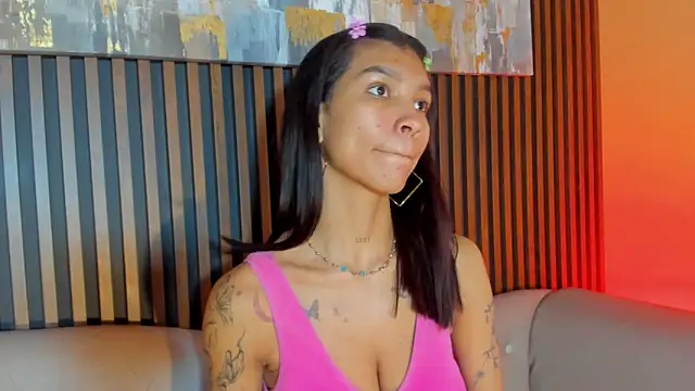 LauraAristizabal online show from 17, 12, 2025