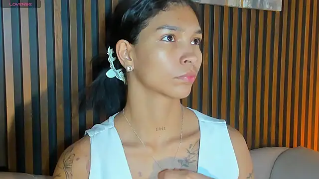 LauraAristizabal online show from 24, 2, 2026