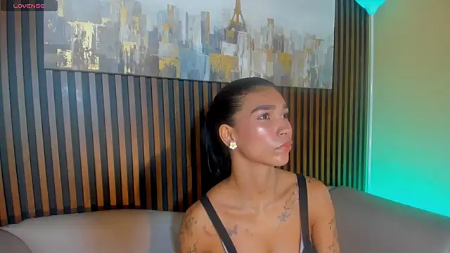 LauraAristizabal online show from 24, 3, 2026