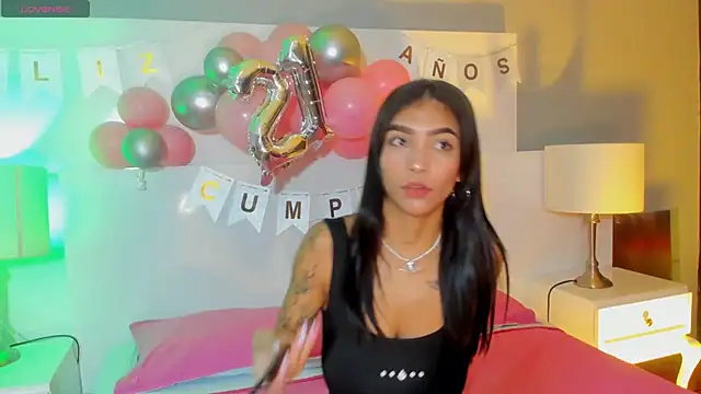 Snapshot of LauraAristizabal chatting on 24, 6, 2026 LauraAristizabal online show from 24, 6, 2026