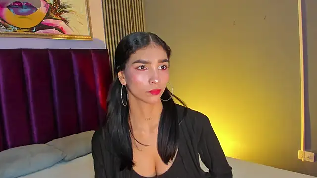 LauraAristizabal online show from 5, 6, 2026