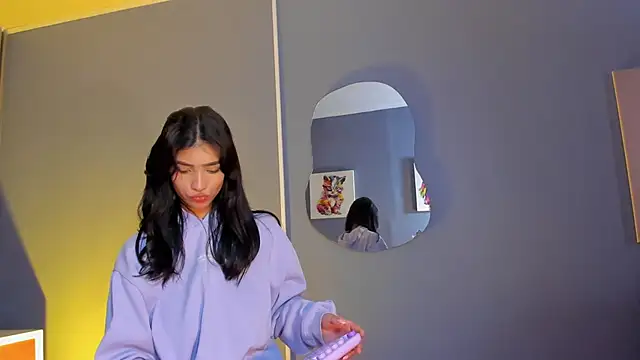 LauraAristizabal online show from 31, 5, 2026
