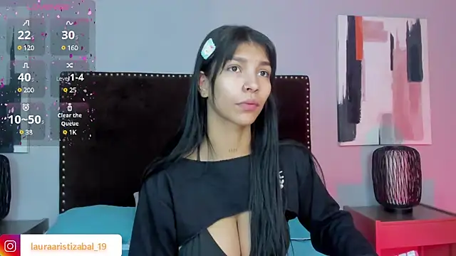LauraAristizabal online show from 4, 3, 2025