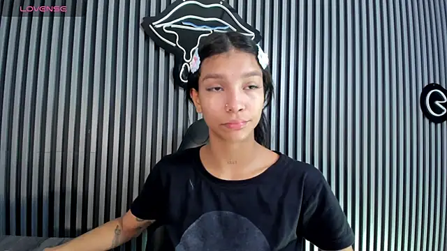 LauraAristizabal online show from 26, 2, 2025