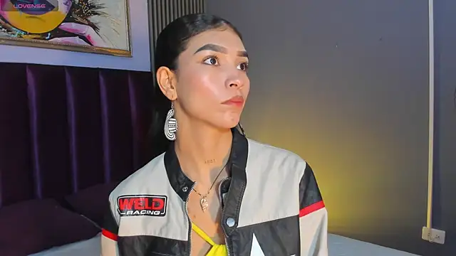 Snapshot of LauraAristizabal chatting on 17, 6, 2026 LauraAristizabal online show from 17, 6, 2026