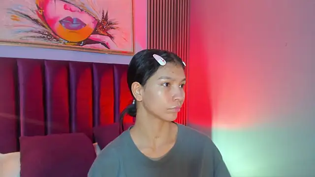 Snapshot of LauraAristizabal chatting on 18, 11, 2025 LauraAristizabal online show from 18, 11, 2025