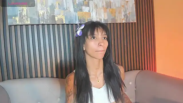 LauraAristizabal online show from 3, 10, 2025