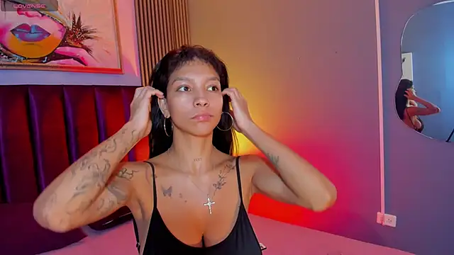 LauraAristizabal online show from 3, 3, 2026