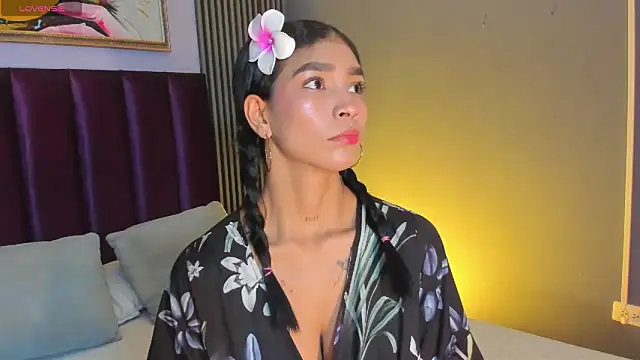 LauraAristizabal online show from 24, 5, 2026