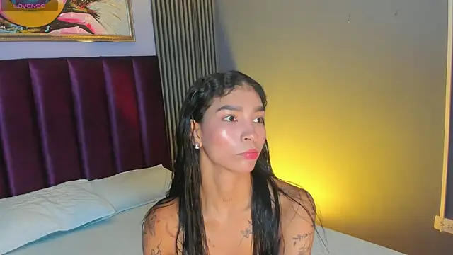 LauraAristizabal online show from 12, 5, 2026