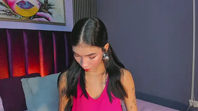 Snapshot of LauraAristizabal chatting on 18, 6, 2026 LauraAristizabal online show from 18, 6, 2026