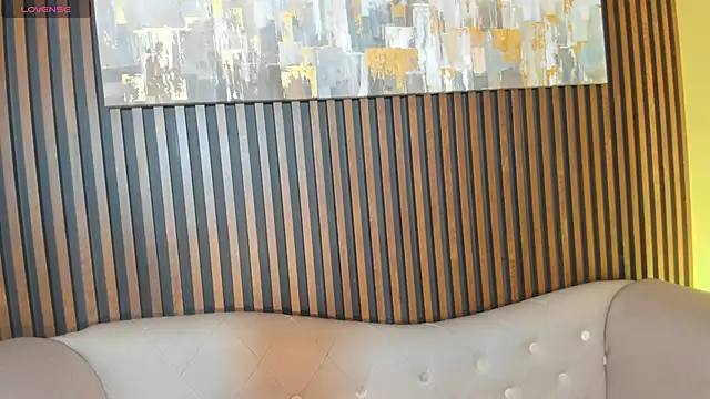 Snapshot of LauraAristizabal chatting on 18, 10, 2025 LauraAristizabal online show from 18, 10, 2025