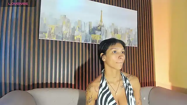 LauraAristizabal online show from 7, 10, 2025