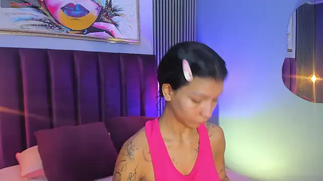 Snapshot of LauraAristizabal chatting on 31, 10, 2025 LauraAristizabal online show from 31, 10, 2025