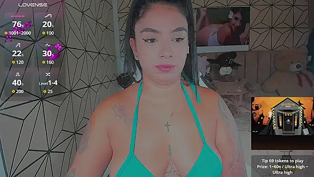 Snapshot of vane_lopez_ chatting on 22, 10, 2025 vane lopez online show from 22, 10, 2025