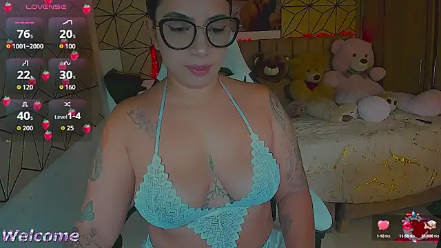 Snapshot of vane_lopez_ chatting on 7, 10, 2025 vane lopez online show from 7, 10, 2025