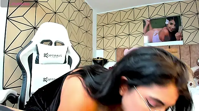 Snapshot of vane_lopez_ chatting on 13, 11, 2025 vane lopez online show from 13, 11, 2025