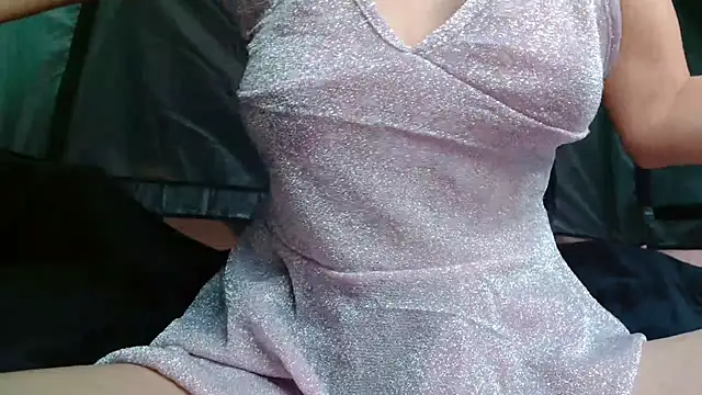 Snapshot of MINI_Petite chatting on 17, 7, 2026 MINI Petite online show from 17, 7, 2026