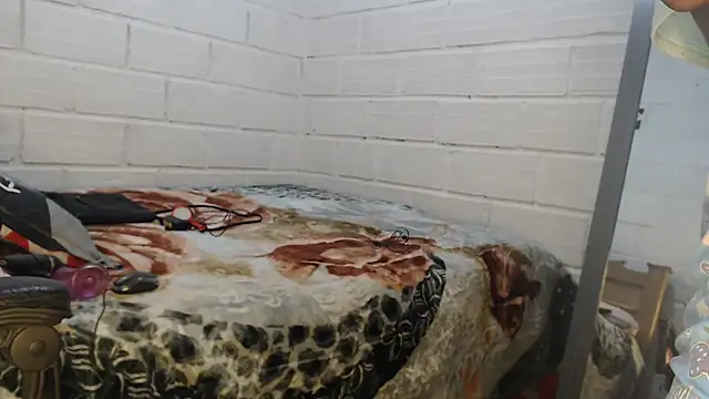 sexyjustin202 online show from 23, 9, 2025