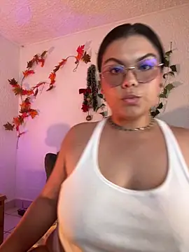 Snapshot of kittylu__ chatting on 11, 5, 2026 kittylu online show from 11, 5, 2026
