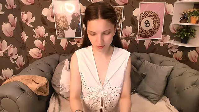 Snapshot of MelaniGrand chatting on 3, 7, 2026 MelaniGrand online show from 3, 7, 2026