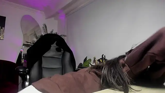 Meghan320 online show from 10, 10, 2025