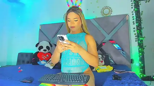 alondrahotxtf  online show from 20, 11, 2025