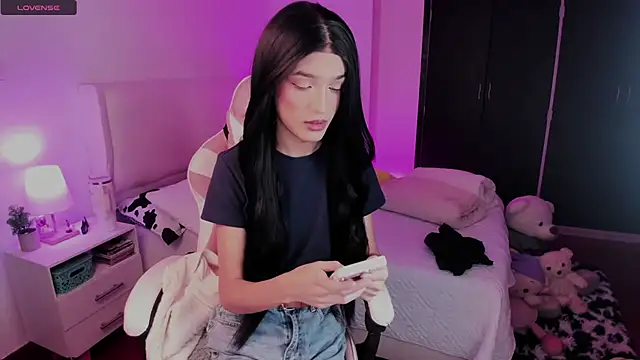 Snapshot of Ainhoads chatting on 13, 11, 2025 Ainhoads online show from 13, 11, 2025