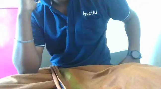 Snapshot of Mallupaiyanaachu chatting on 7, 3, 2025 Mallupaiyanaachu online show from 7, 3, 2025