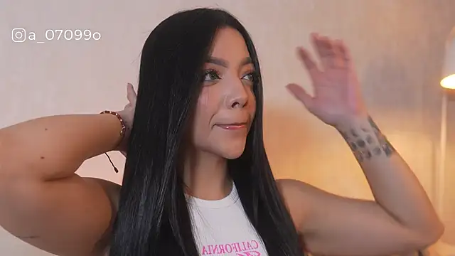 sarah hiill online show from 17, 12, 2025