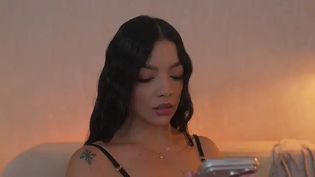 sarah hiill online show from 11, 3, 2026