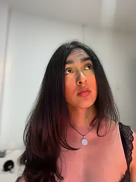 Snapshot of MiahWindsor chatting on 8, 11, 2025 MiahWindsor online show from 8, 11, 2025