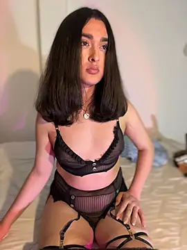 Snapshot of MiahWindsor chatting on 5, 12, 2025 MiahWindsor online show from 5, 12, 2025