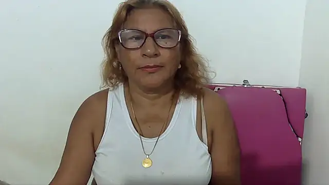 charrysexy1 online show from 15, 4, 2026